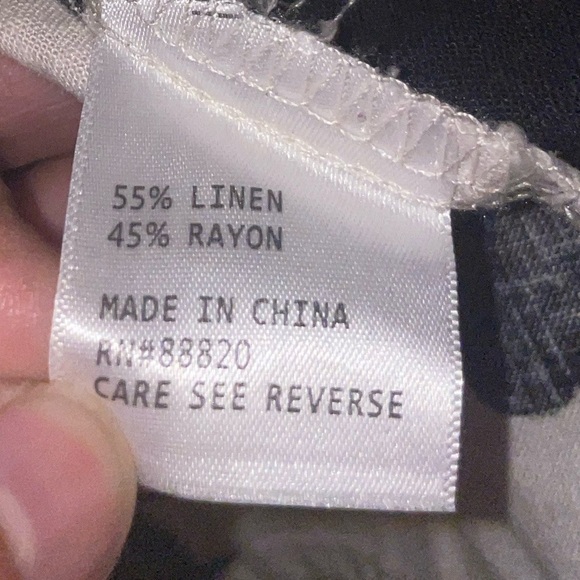 Rachel Zoe Linen Blend Black & White Floral Cropped Button Up Blouse Size Small - Picture 4 of 4